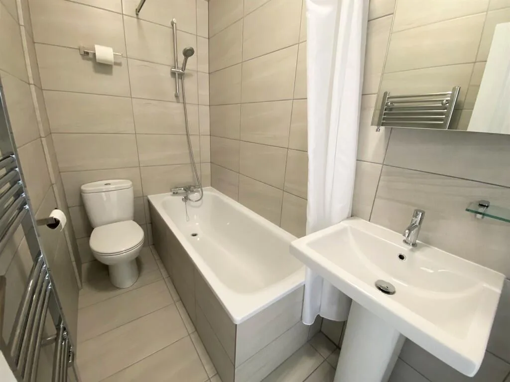 1 bedroom ground floor flat for rent