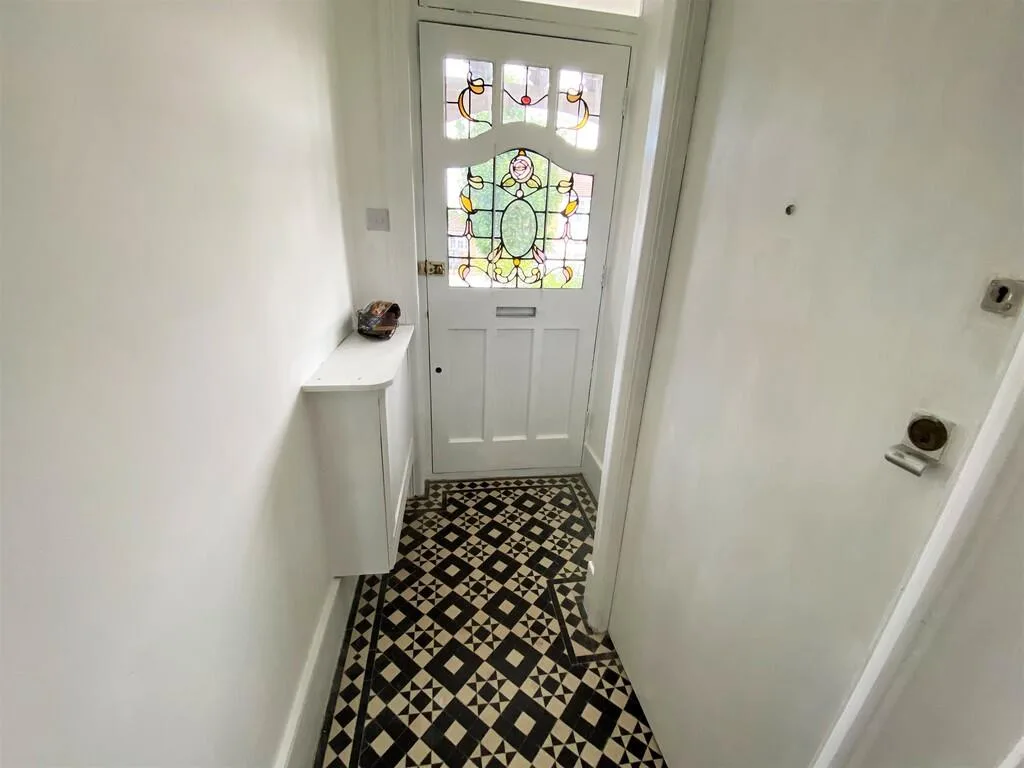 1 bedroom ground floor flat for rent