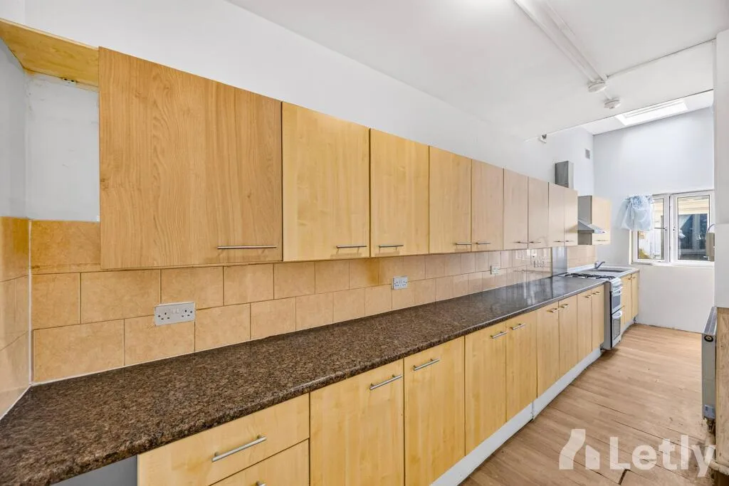 3 bedroom flat for rent