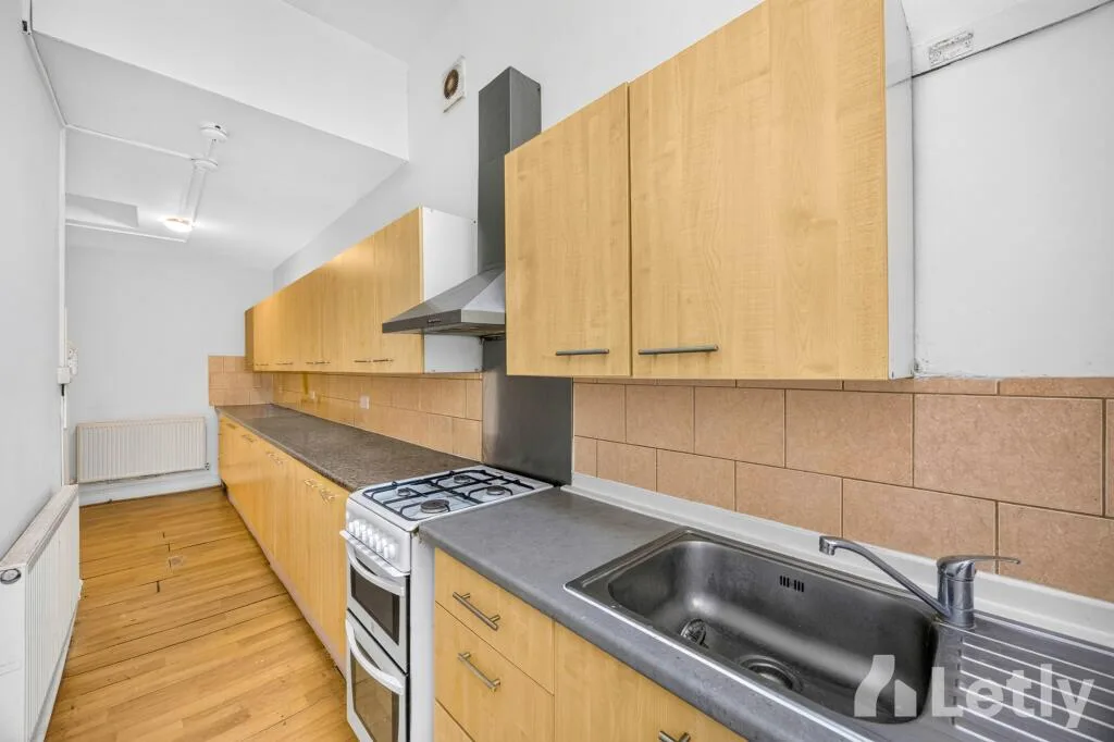 3 bedroom flat for rent