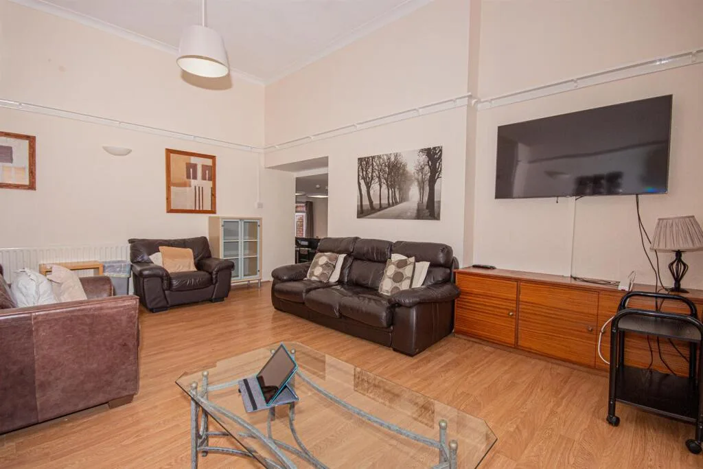 1 bedroom detached house for rent