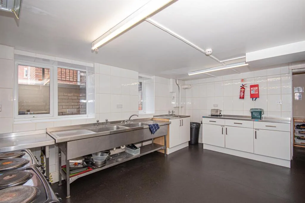 1 bedroom detached house for rent
