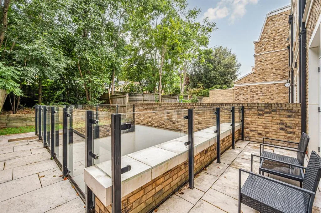 4 bedroom town house for rent