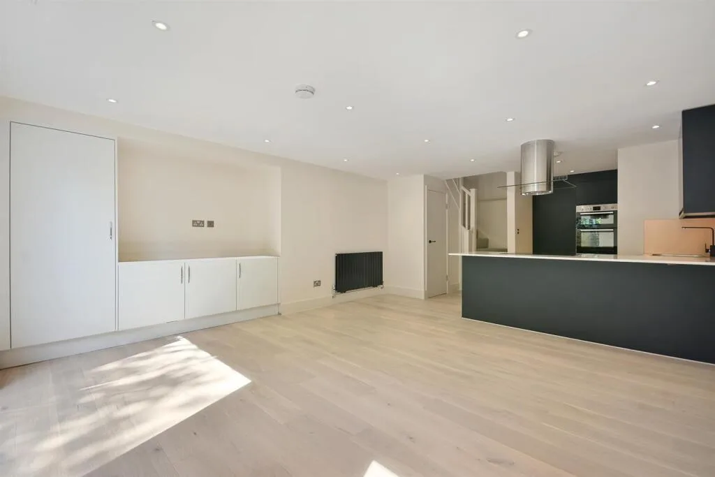 2 bedroom house for rent