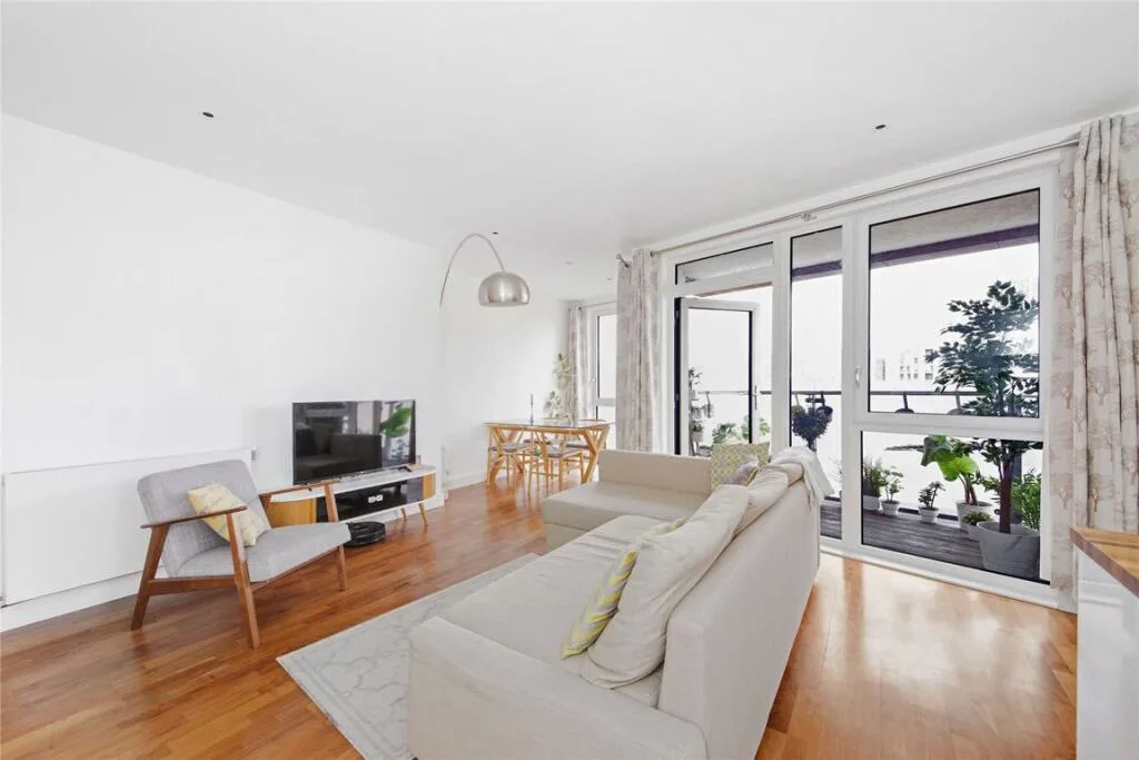 3 bedroom flat for rent