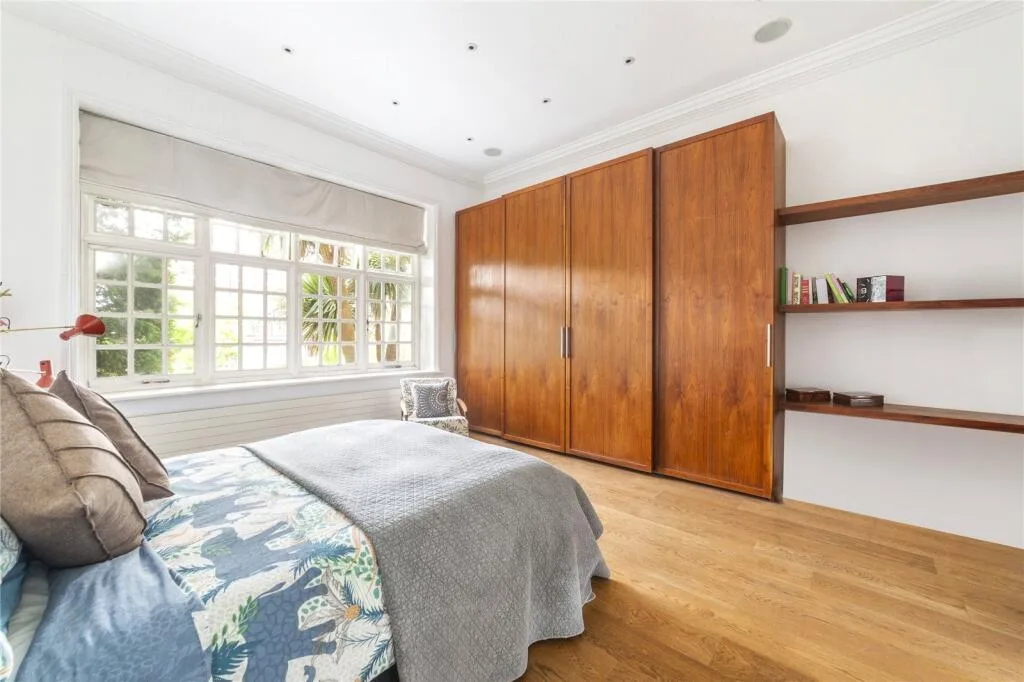 4 bedroom maisonette for rent