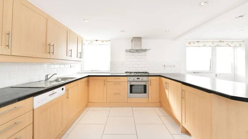 3 bedroom town house for rent