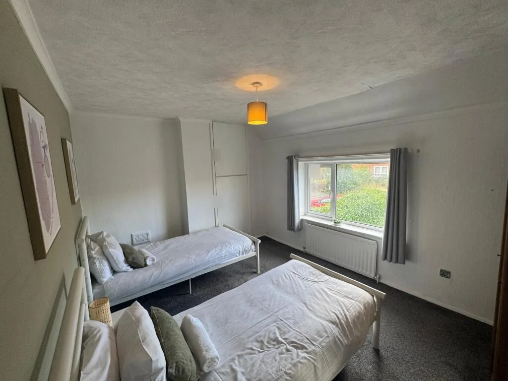 3 bedroom semi-detached house for rent