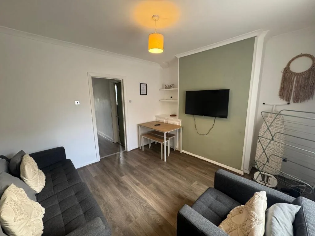3 bedroom semi-detached house for rent