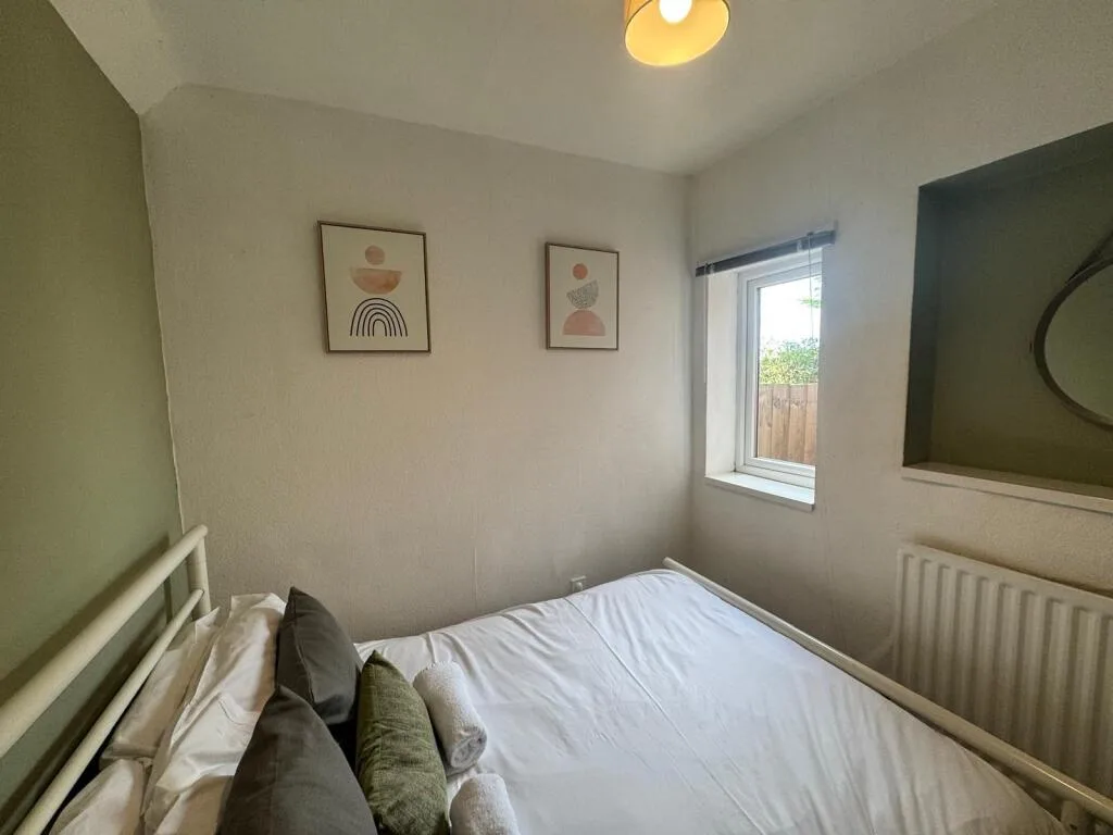 3 bedroom semi-detached house for rent