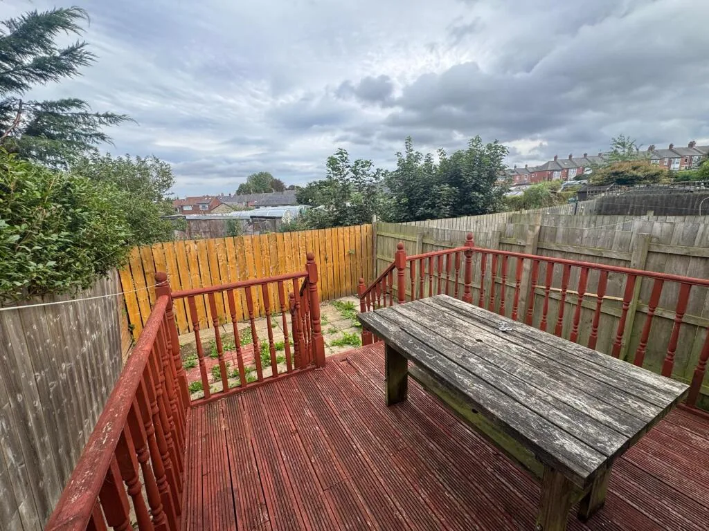 3 bedroom semi-detached house for rent