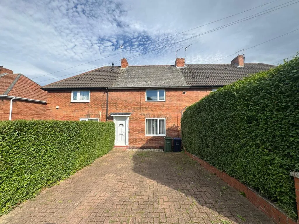 3 bedroom semi-detached house for rent
