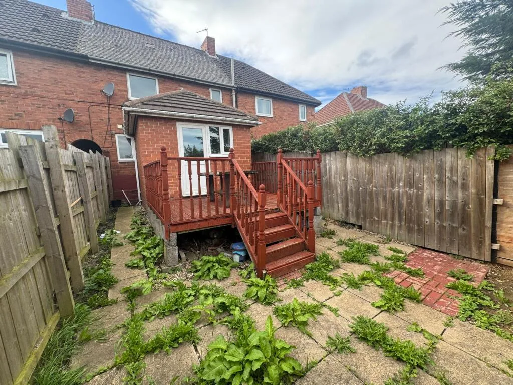 3 bedroom semi-detached house for rent