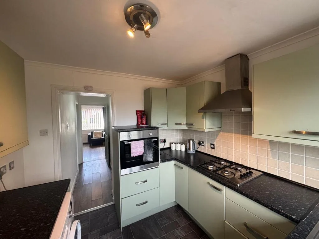 3 bedroom semi-detached house for rent