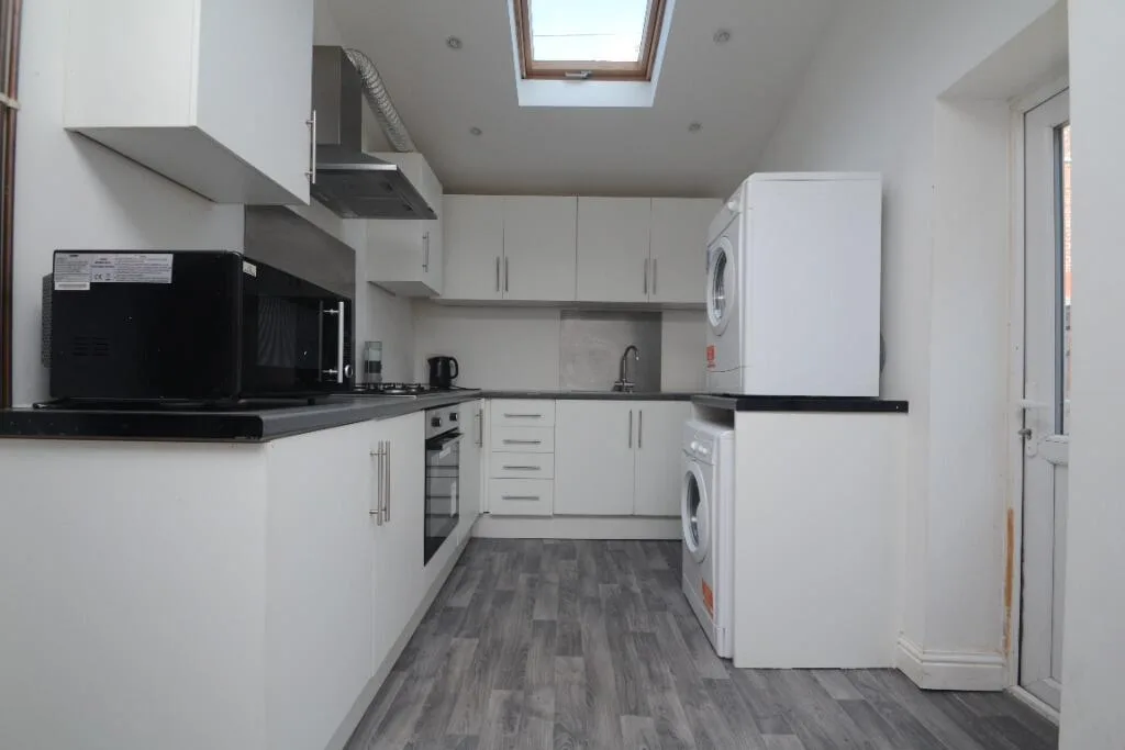 4 bedroom terraced house for rent