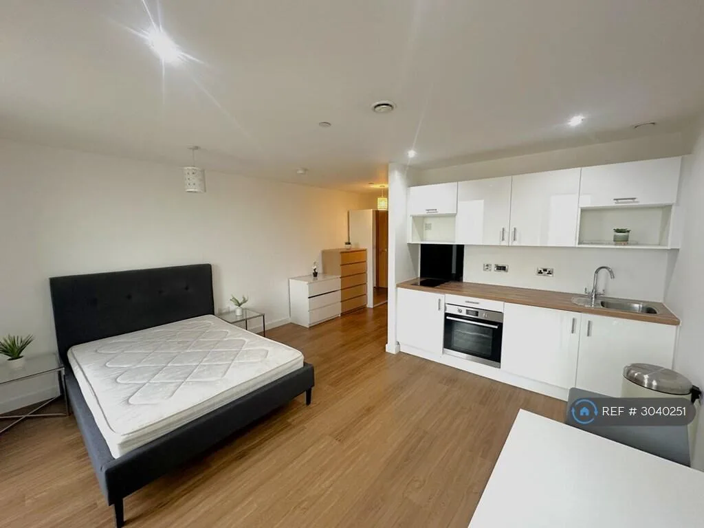 Studio flat for rent