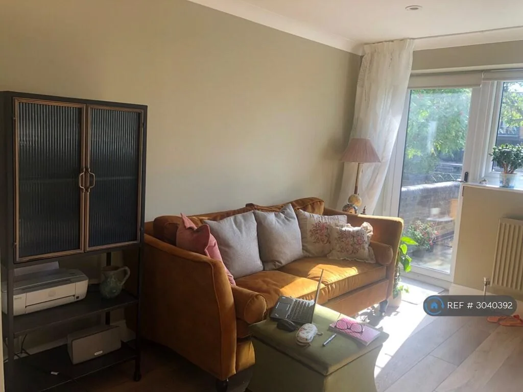 2 bedroom maisonette for rent