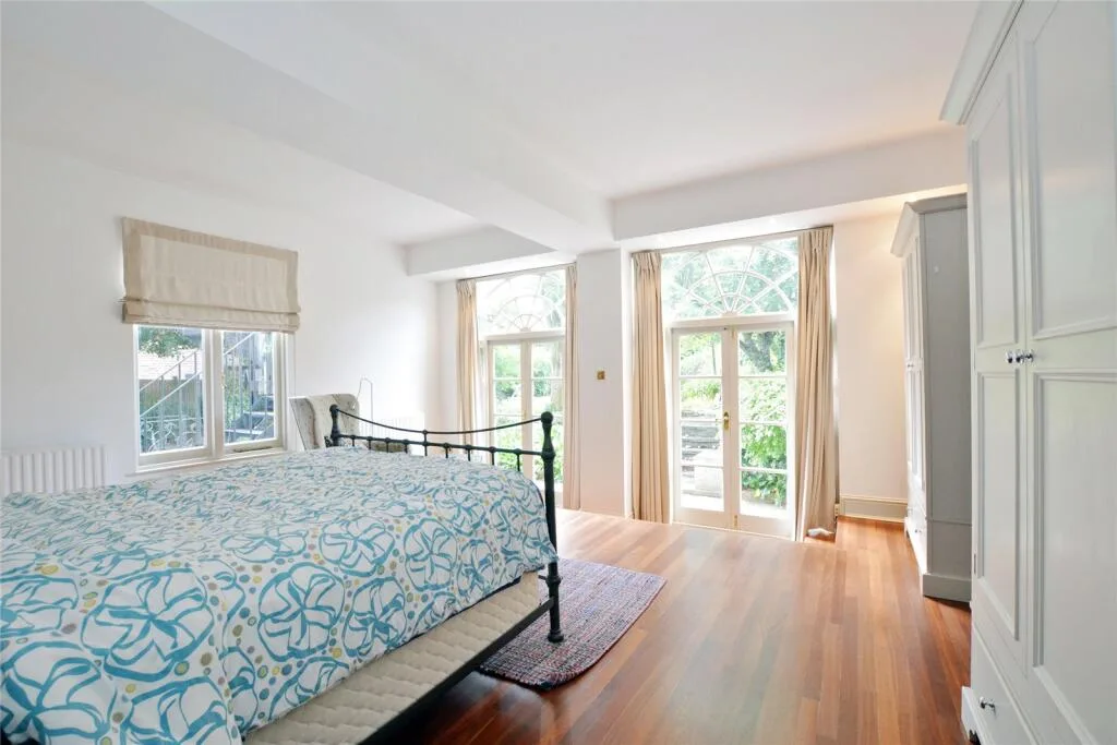 4 bedroom duplex for rent