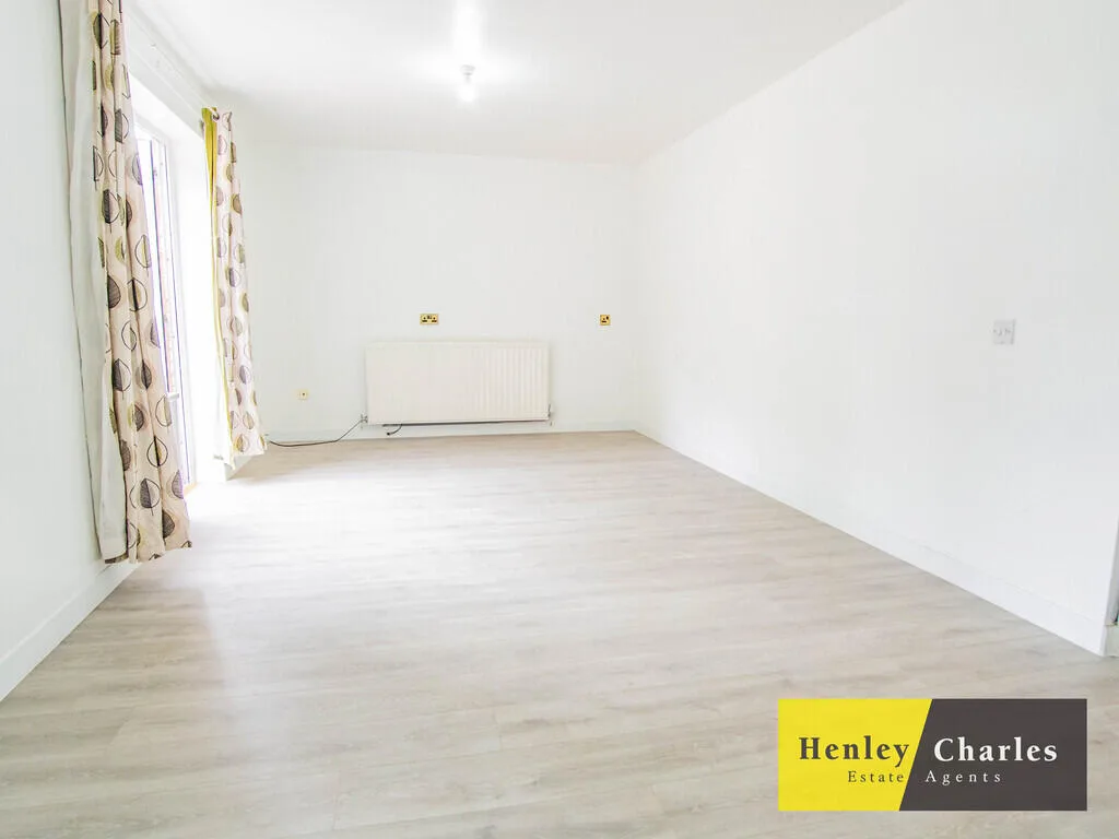 3 bedroom end of terrace house for rent