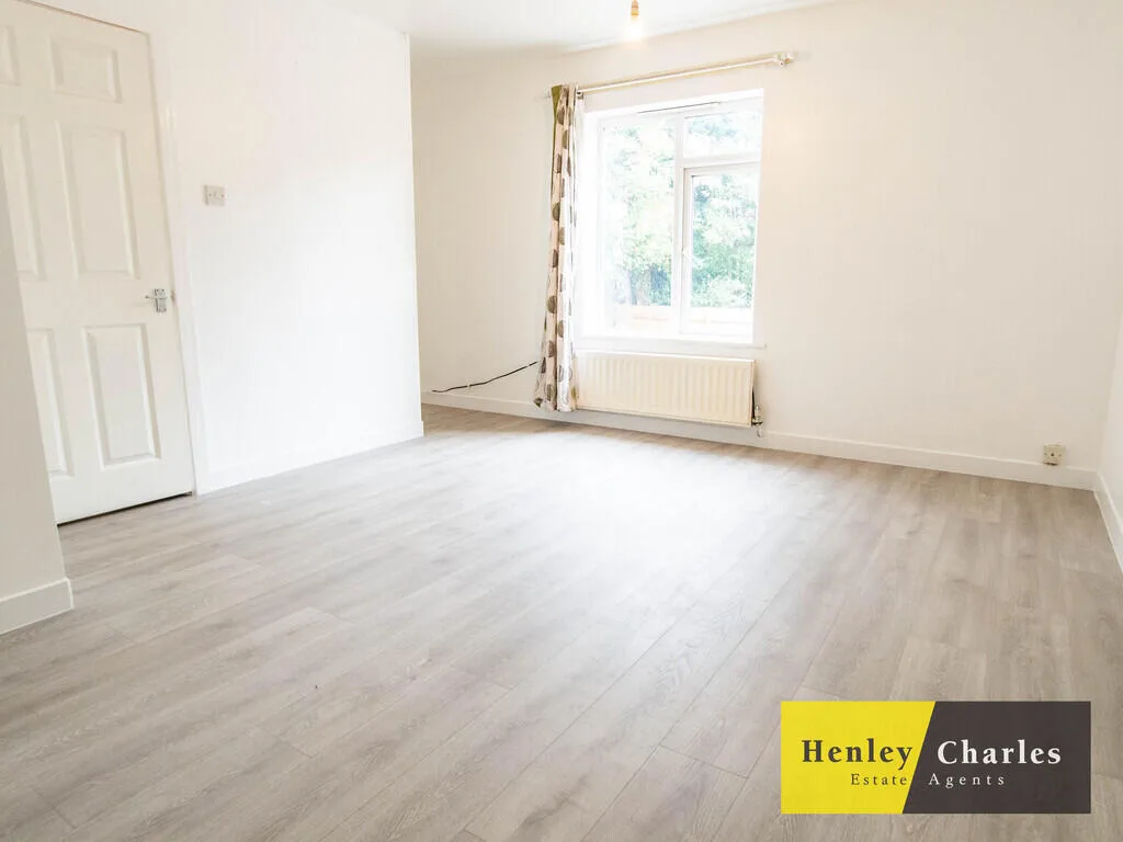3 bedroom end of terrace house for rent