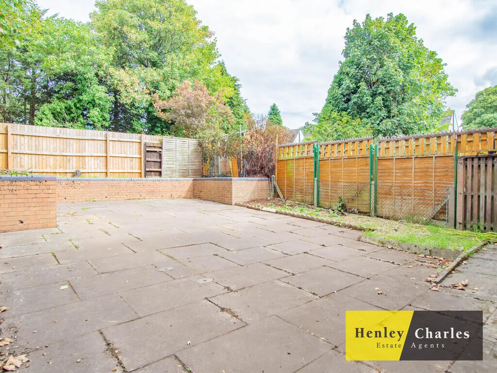 3 bedroom end of terrace house for rent
