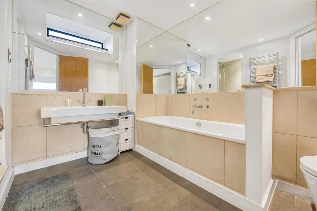 2 bedroom penthouse for rent