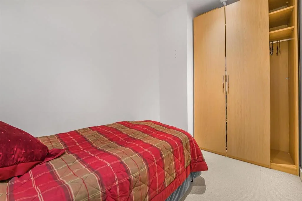 2 bedroom penthouse for rent