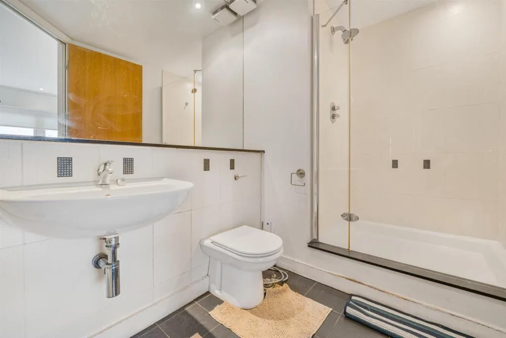 2 bedroom penthouse for rent