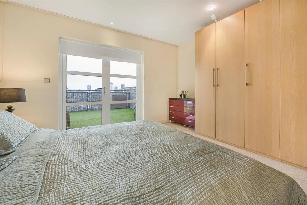 2 bedroom penthouse for rent