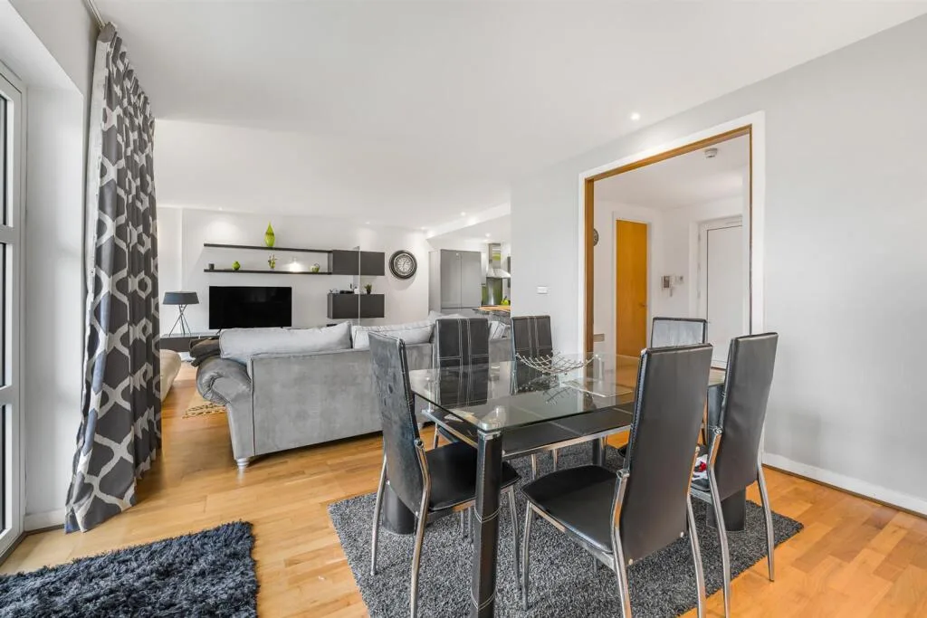 2 bedroom penthouse for rent