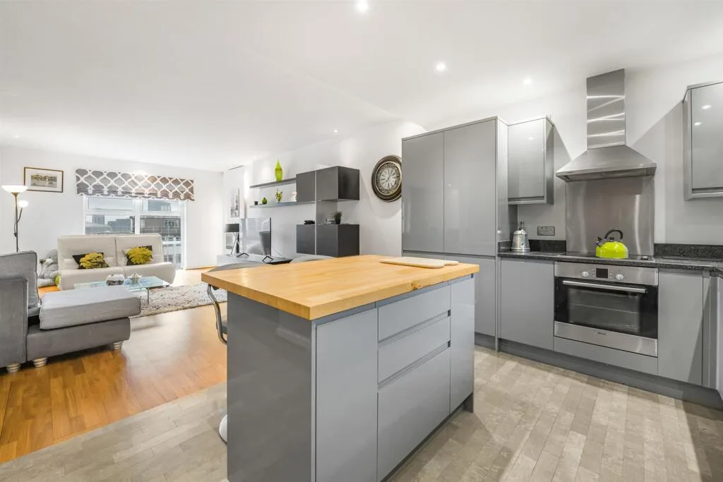 2 bedroom penthouse for rent