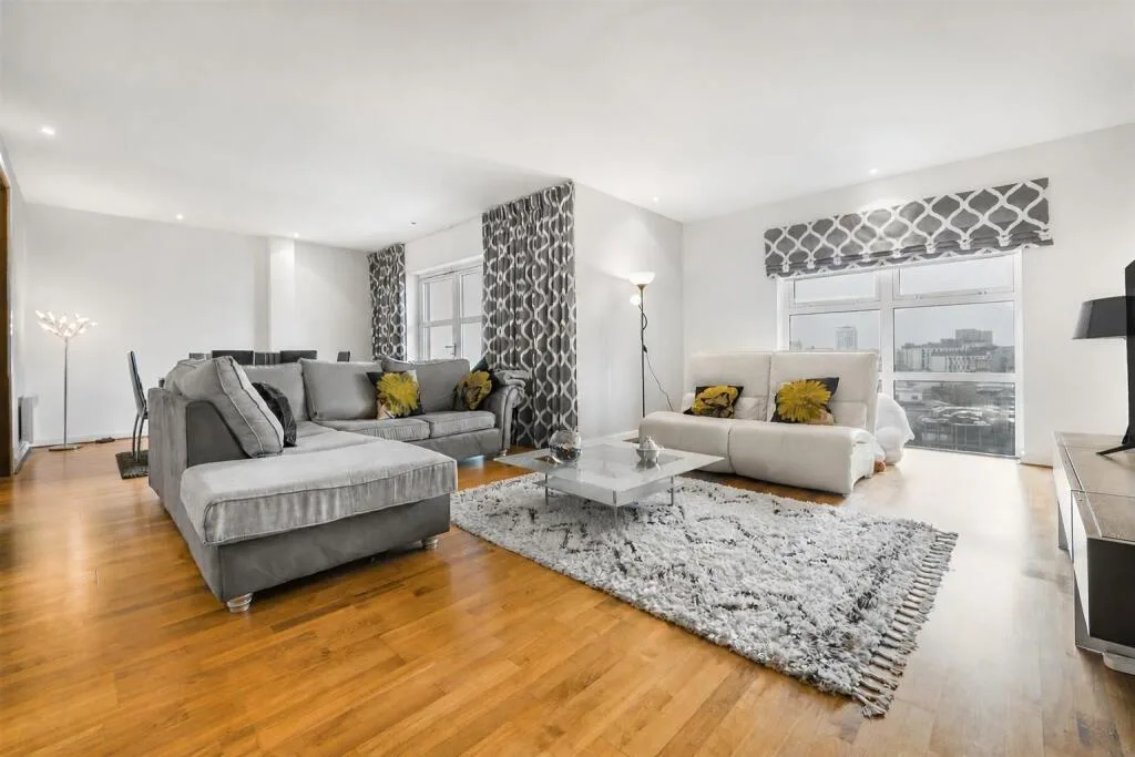 2 bedroom penthouse for rent