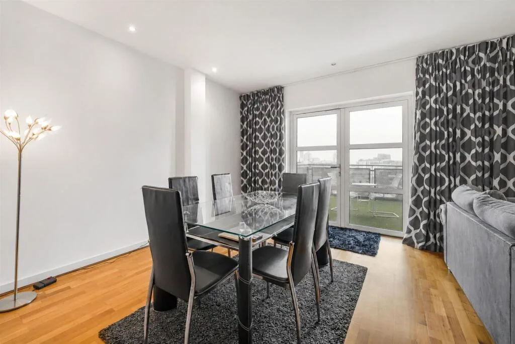2 bedroom penthouse for rent