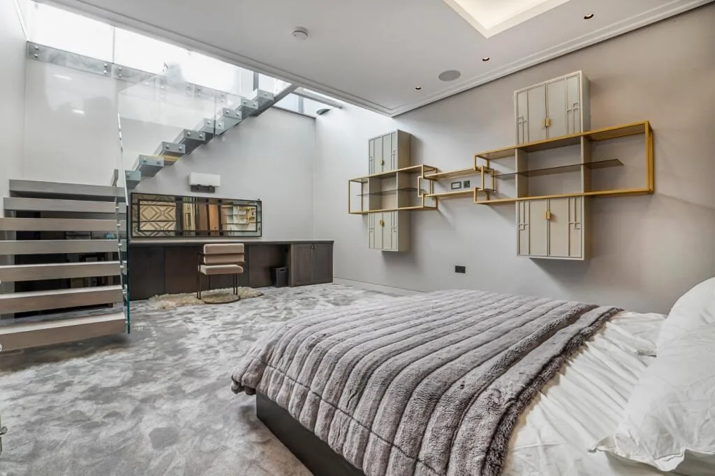1 bedroom maisonette for rent