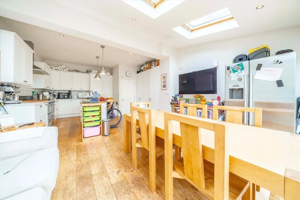 4 bedroom house for rent