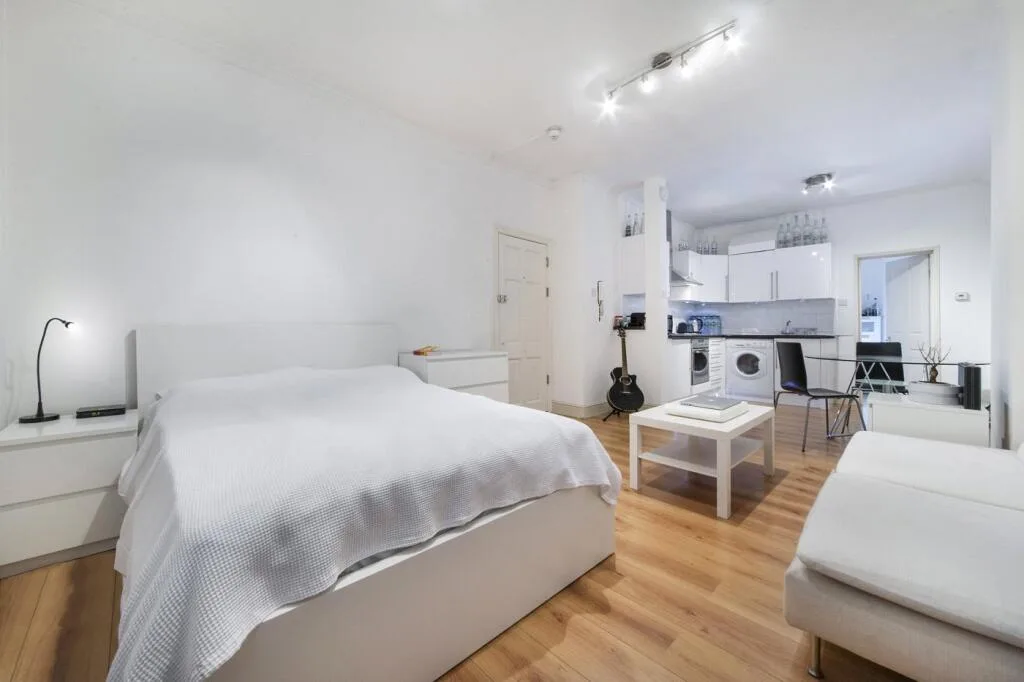 Studio flat for rent