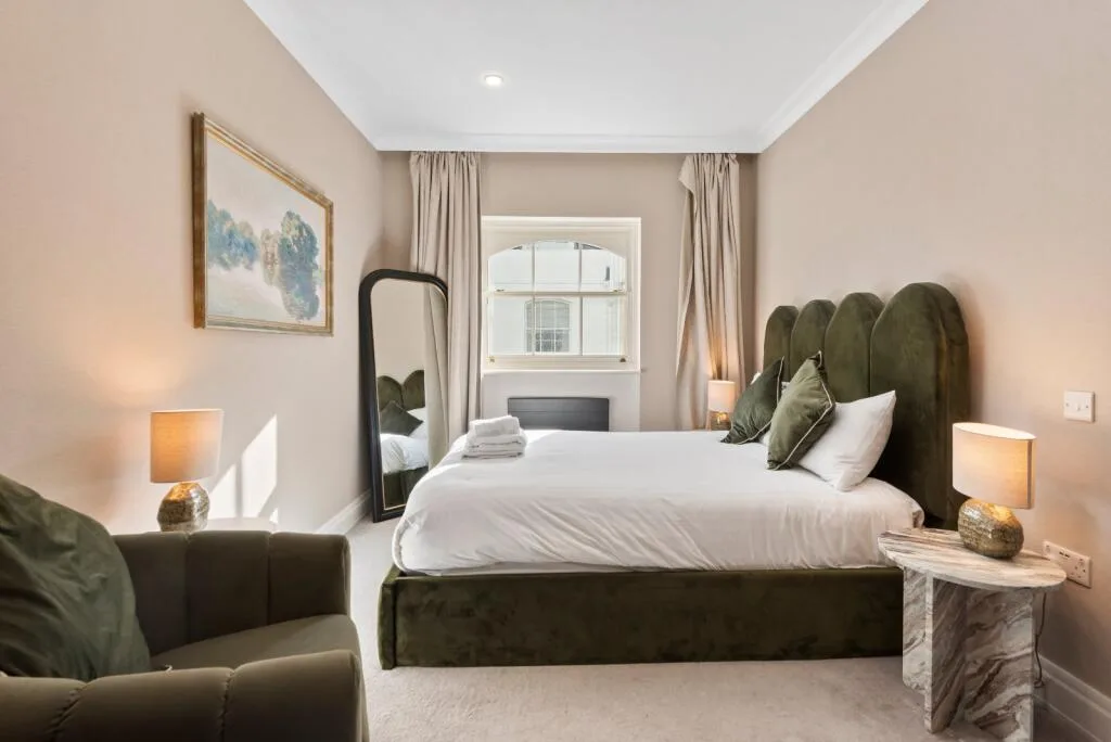 5 bedroom mews property for rent