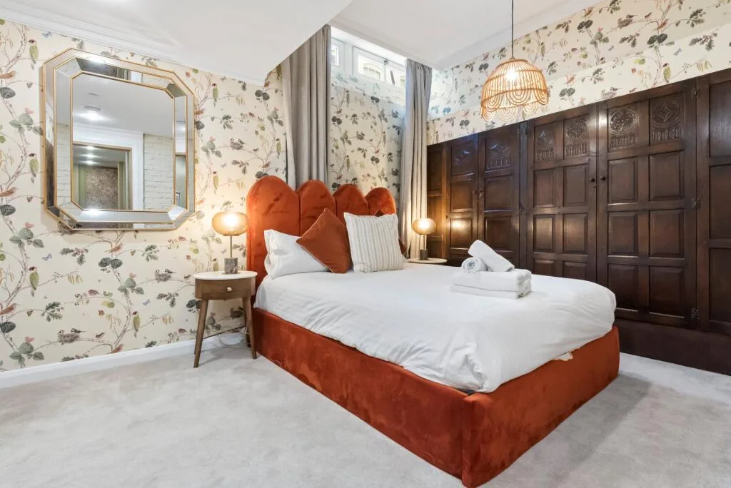 5 bedroom mews property for rent