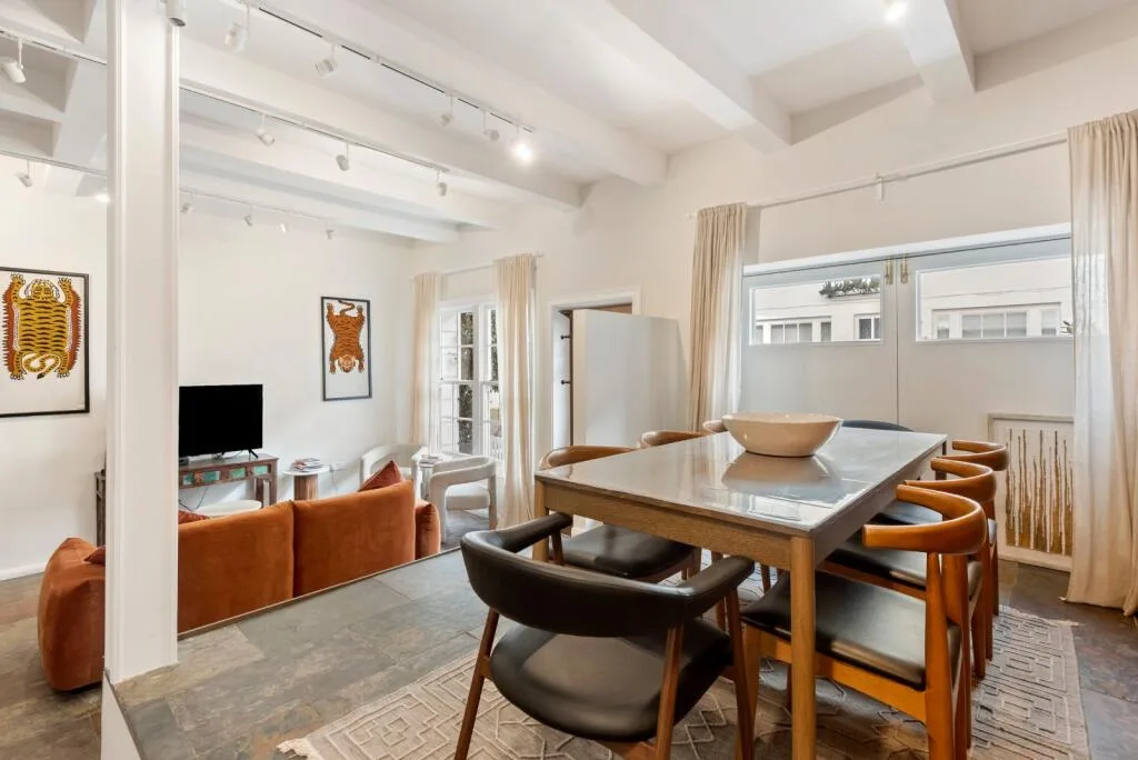 5 bedroom mews property for rent