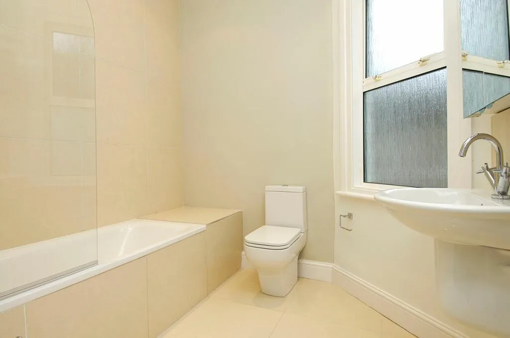 3 bedroom maisonette for rent
