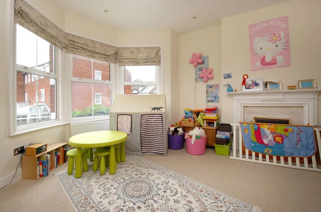 3 bedroom maisonette for rent