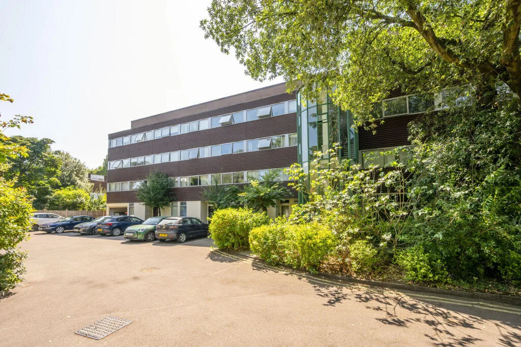 2 bedroom maisonette for rent