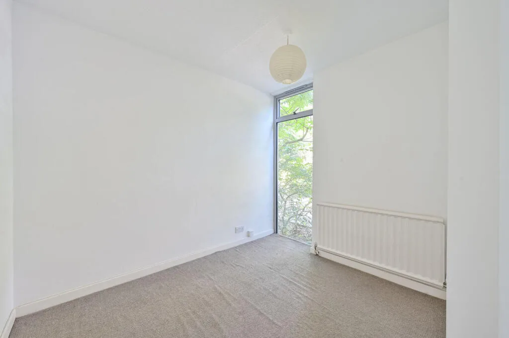 2 bedroom maisonette for rent