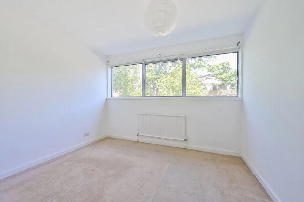 2 bedroom maisonette for rent