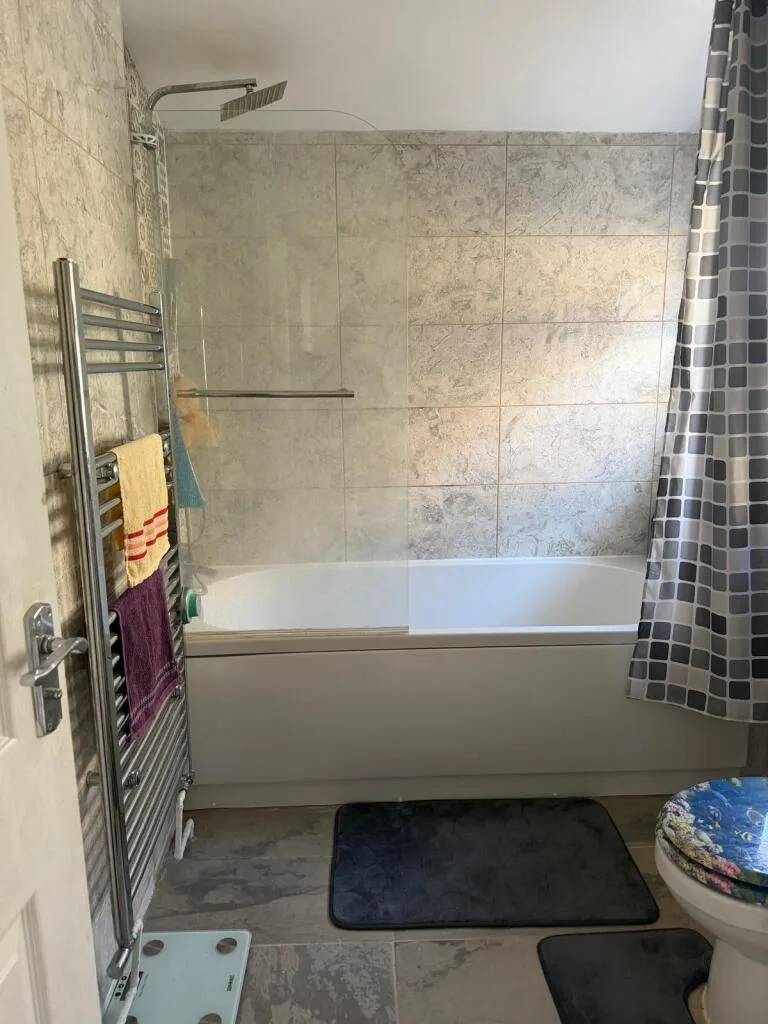3 bedroom semi-detached house for rent