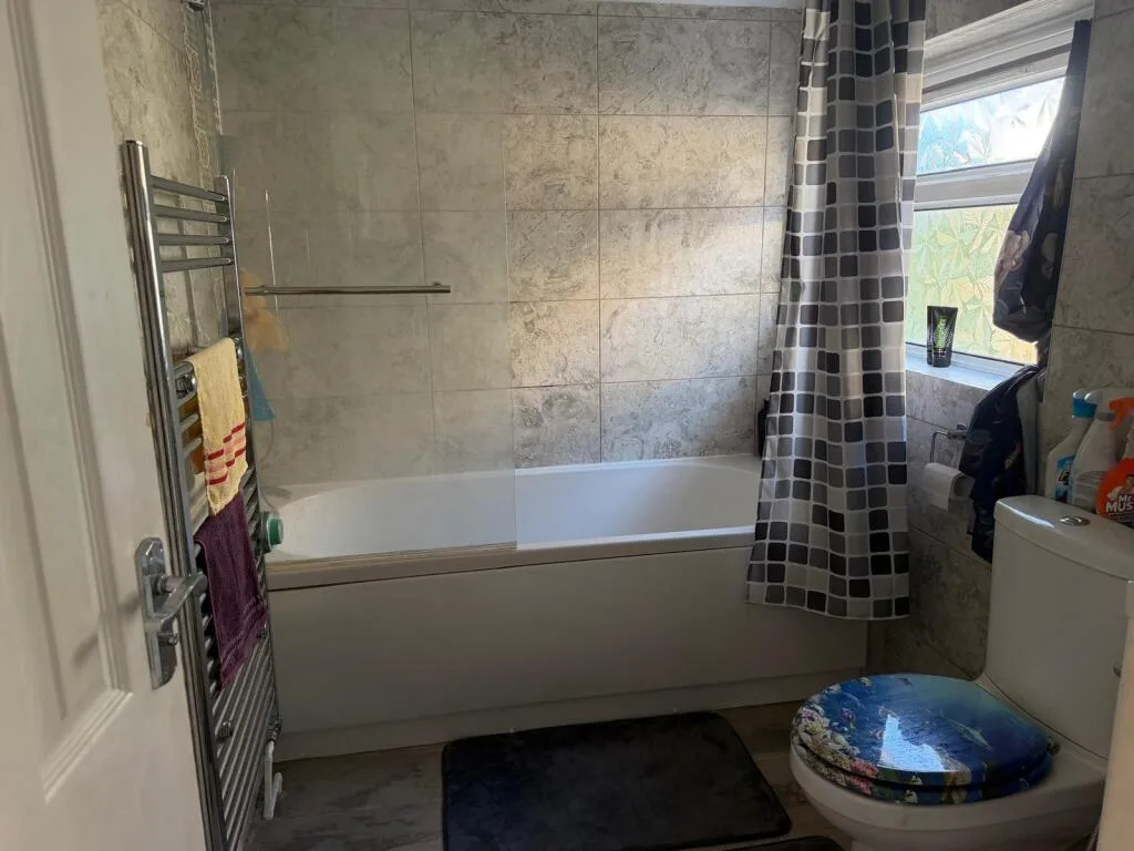 3 bedroom semi-detached house for rent