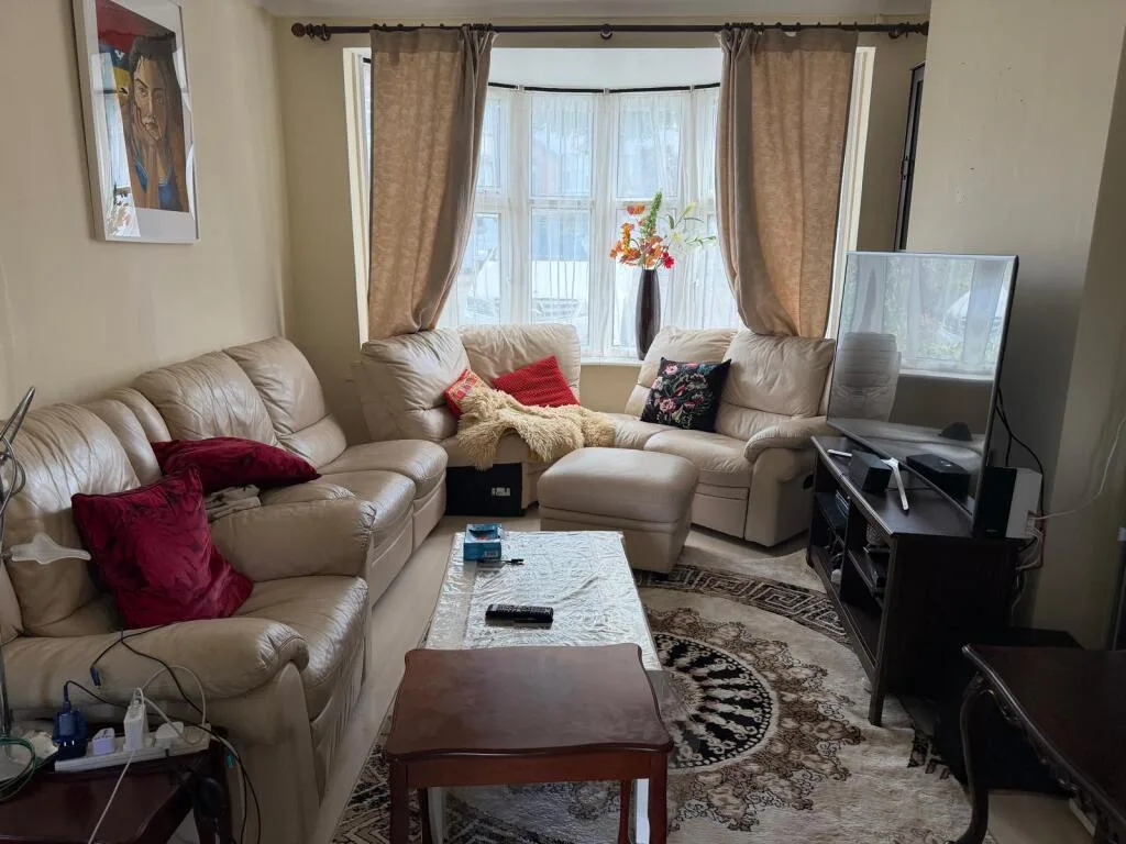 3 bedroom semi-detached house for rent