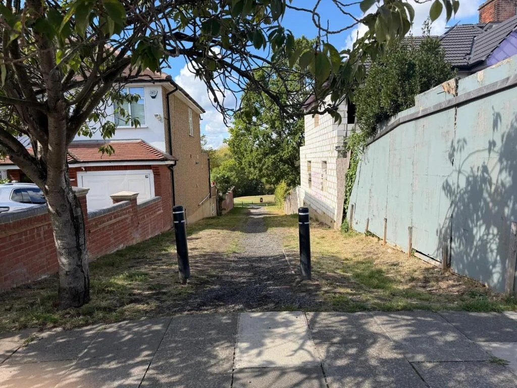 3 bedroom semi-detached house for rent