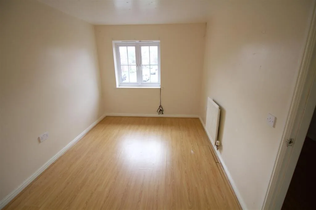 3 bedroom end of terrace house for rent