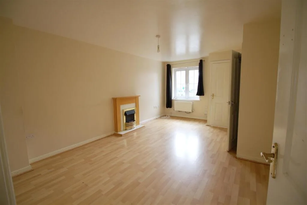 3 bedroom end of terrace house for rent